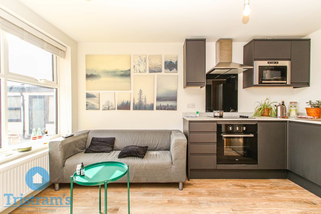 Property photo 2 of 13 Img_9826