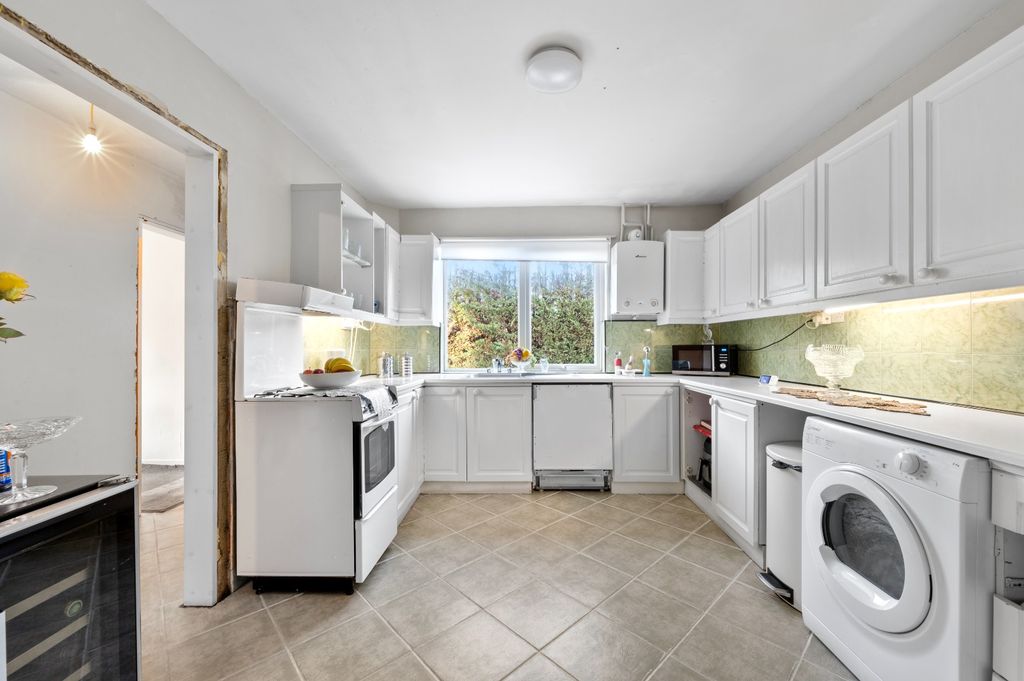 Property photo 2 of 17 579672