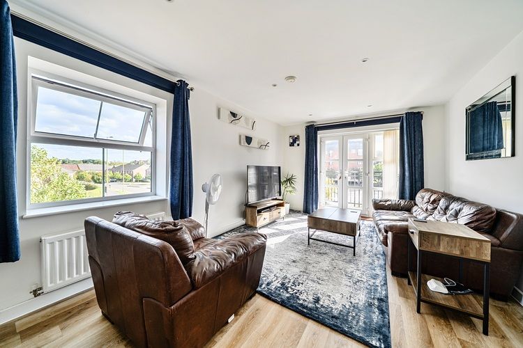 Property photo 2 of 17