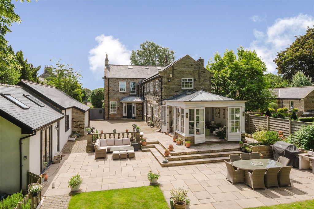 Property photo 1 of 25 Brooklands