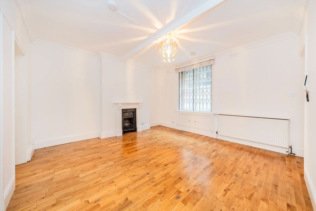 Property photo 2 of 8