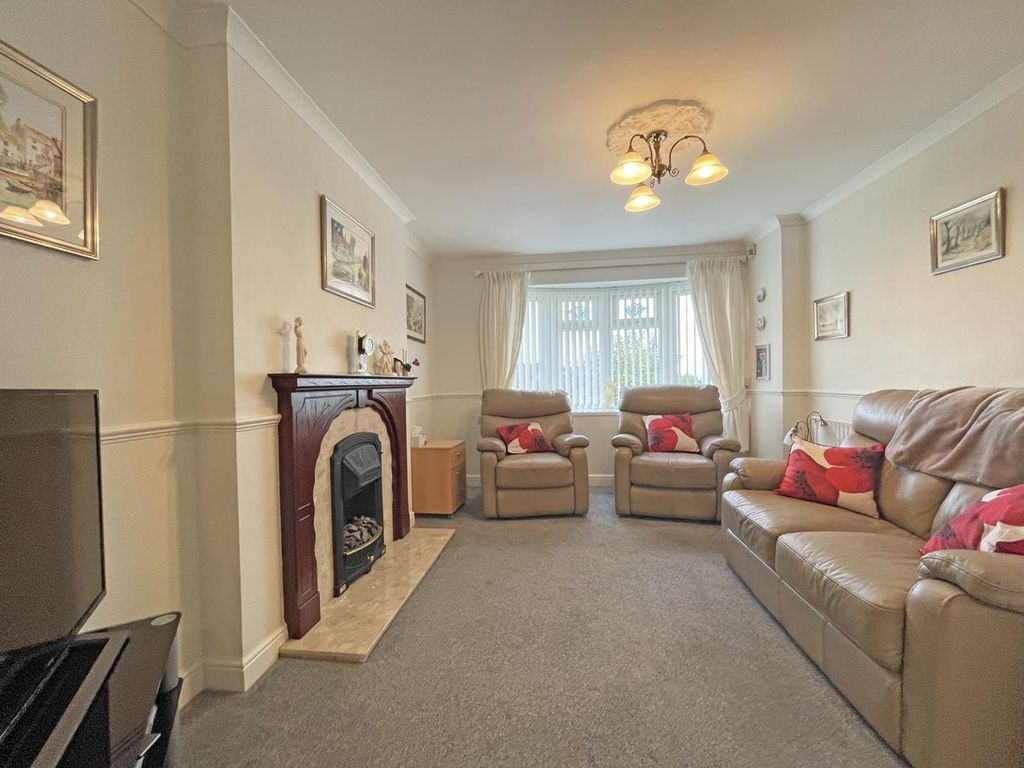 Property photo 3 of 23 Highclere Gardens 17 - Lounge Front...Jpg