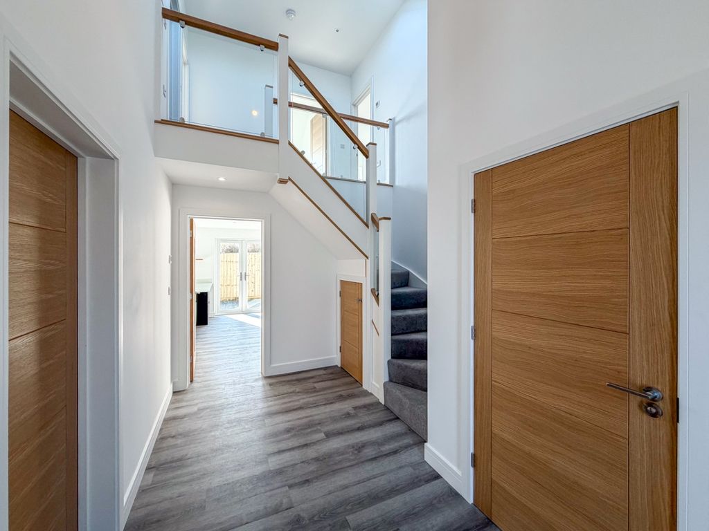 Property photo 2 of 25 4845021