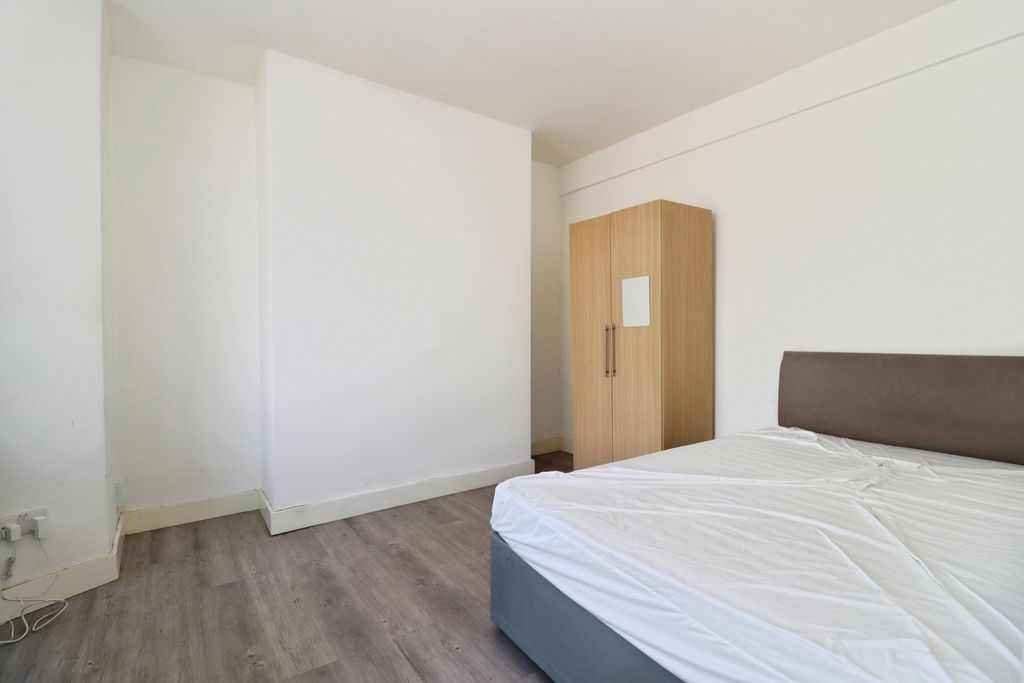 Property photo 3 of 17 Pbox-Img.Jpg