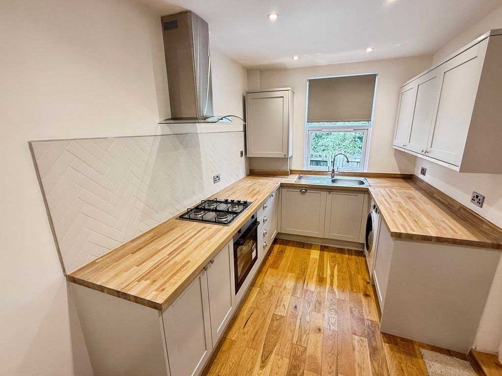 Property photo 2 of 9 Photo 6