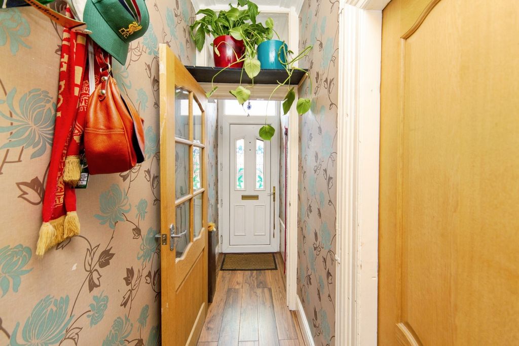 Property photo 2 of 19 Pbox-Img.Jpg