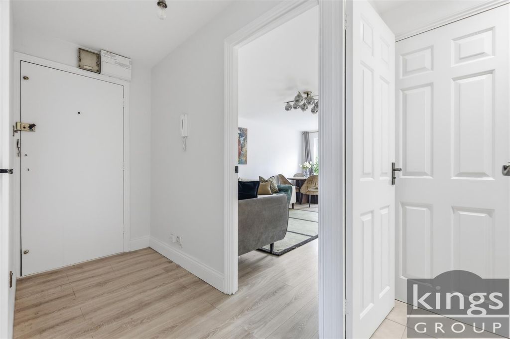 Property photo 2 of 21