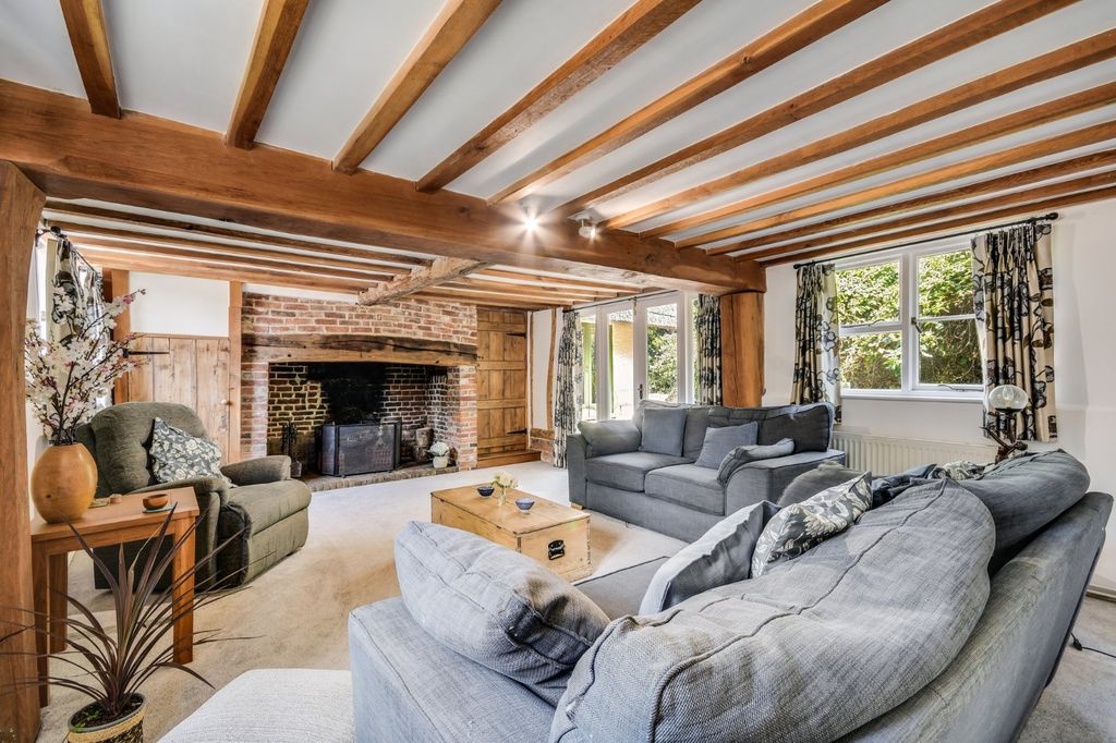 Property photo 3 of 18 Sitting Room
