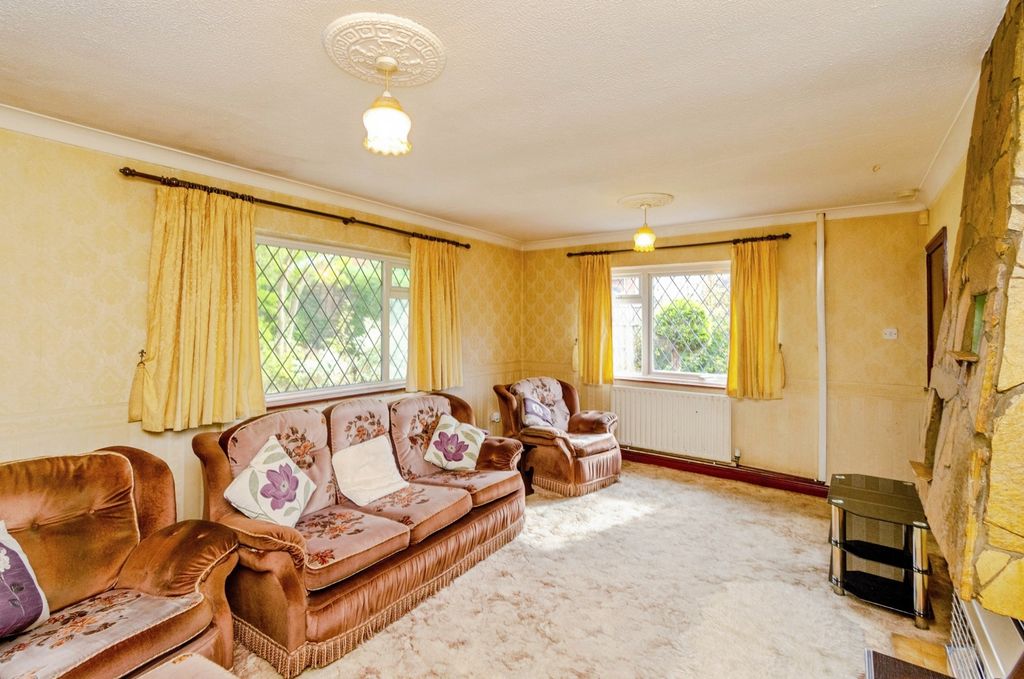 Property photo 3 of 17 Photo