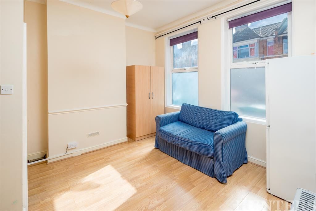Property photo 1 of 4