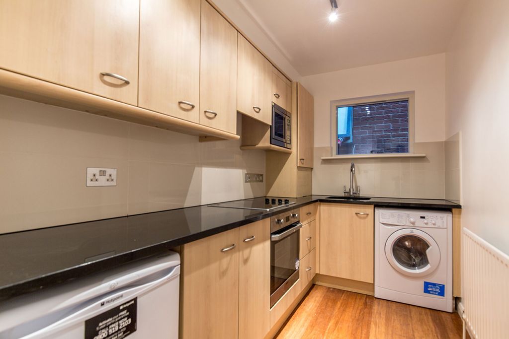 Property photo 1 of 11 Kitchen