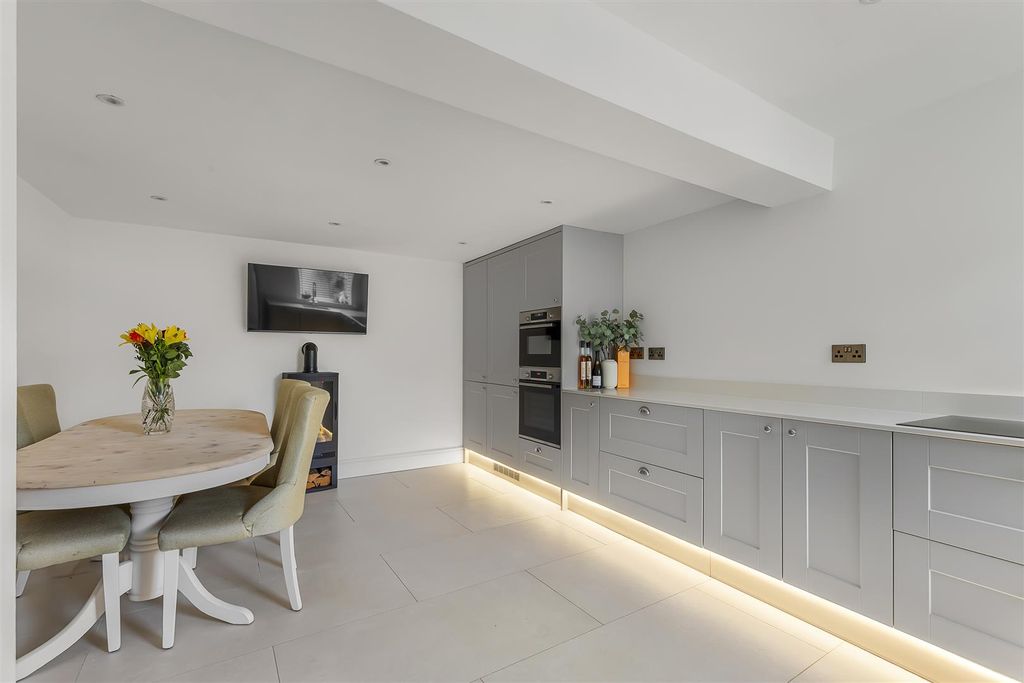 Property photo 2 of 19 Kitchen.Jpg