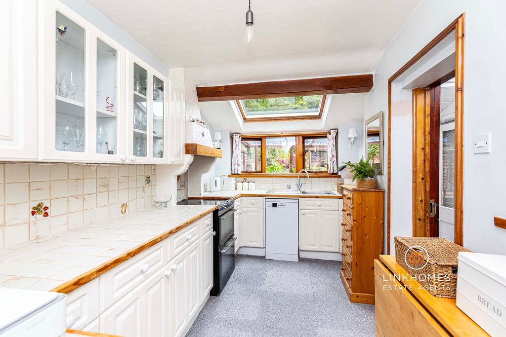 Property photo 2 of 26