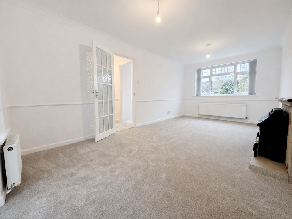 Property photo 3 of 14 11Nbw Living Room