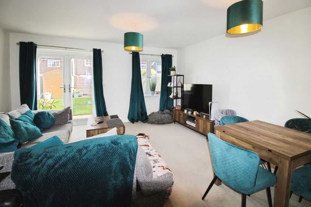 Property photo 2 of 12 Picture No. 04