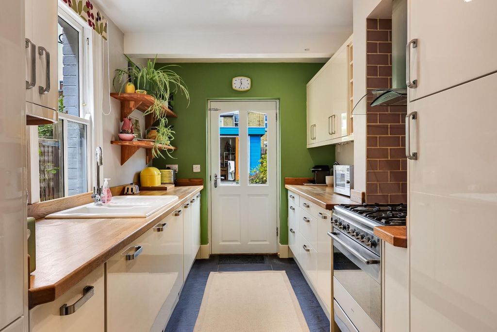 Property photo 3 of 25 Img (16).Jpg