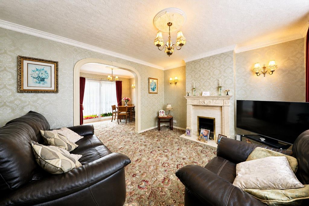 Property photo 2 of 23