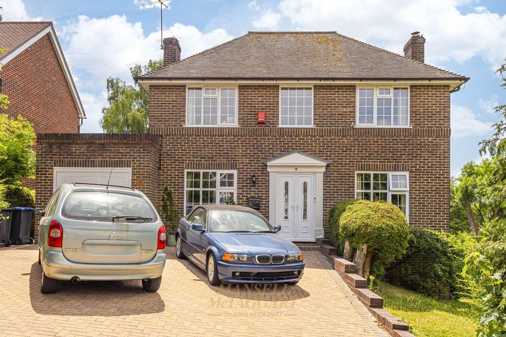 Property photo 1 of 32