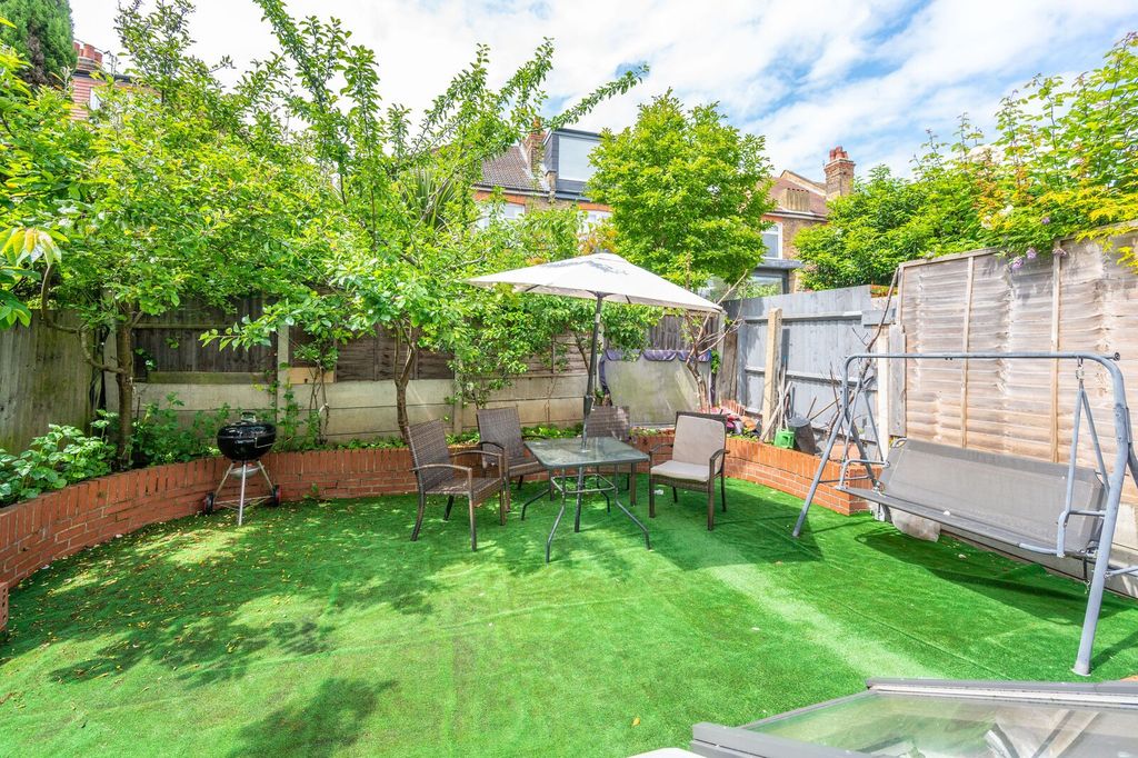 Property photo 1 of 20