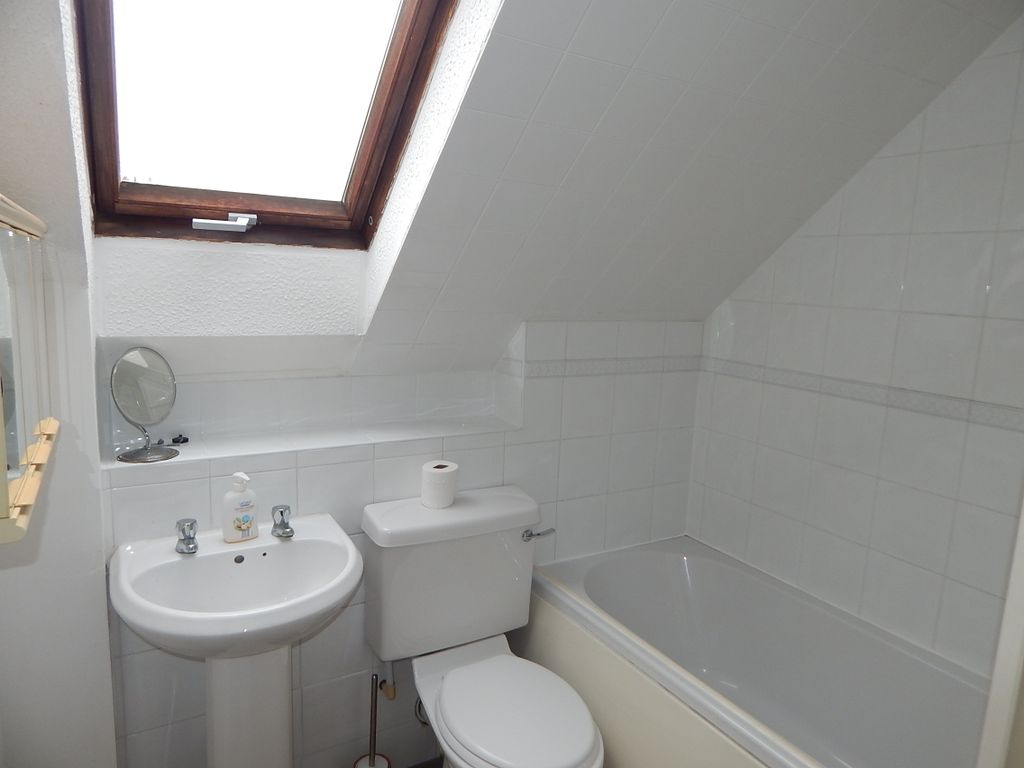 Property photo 3 of 8 Bathroom