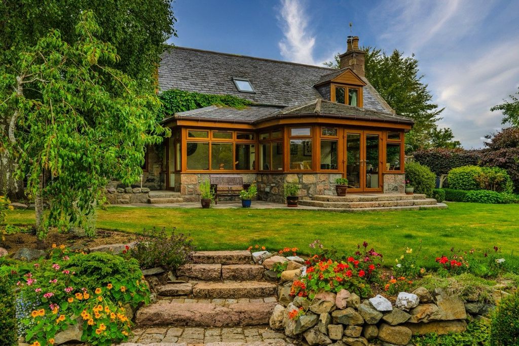 Property photo 2 of 21 Farmhouse