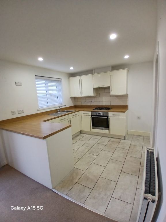 Property photo 2 of 14 Ec040d8B-6Fa7-4025-934d-0B691023E81B