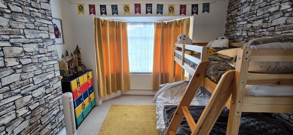 Additional image 4 of 3 bed semi-detached house to rentKingswood Road, Watford, Hertfordshire WD25