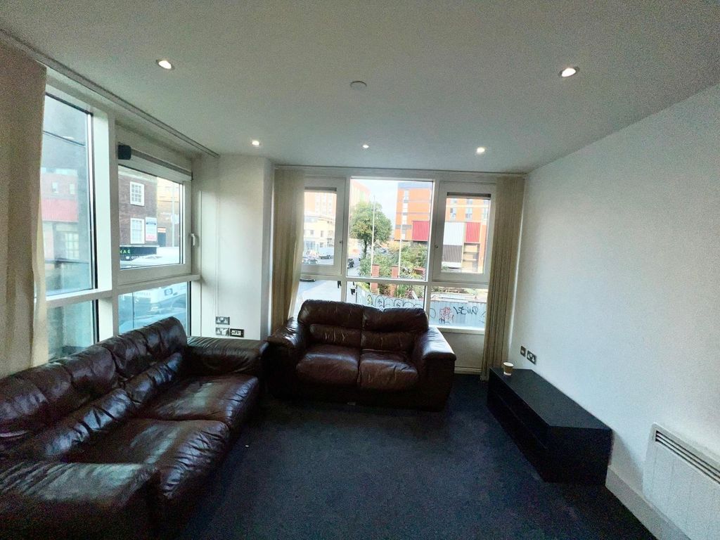 Property photo 3 of 14 Picture No. 05