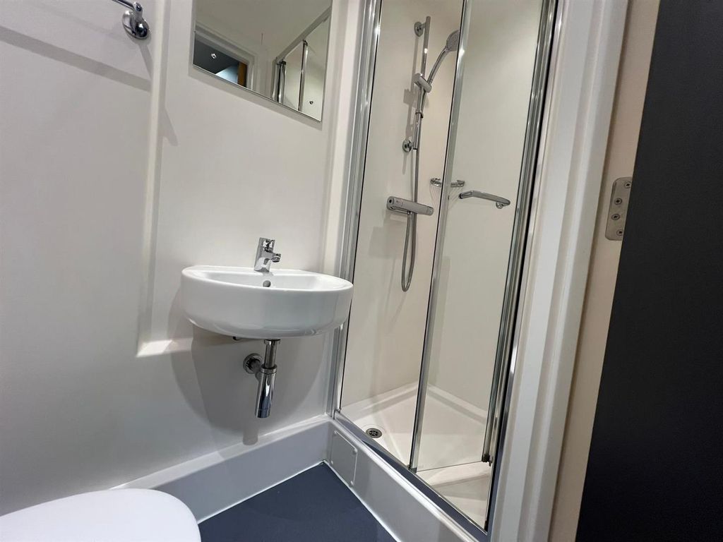 Property photo 3 of 6 Bathroom