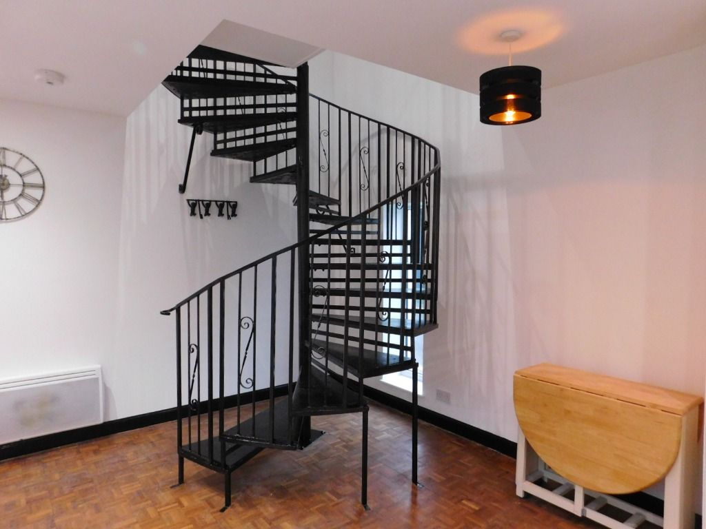 Property photo 3 of 12