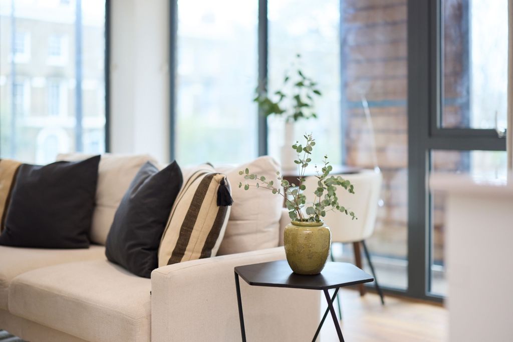 Property photo 3 of 15 01E904ce-d385-4Be...