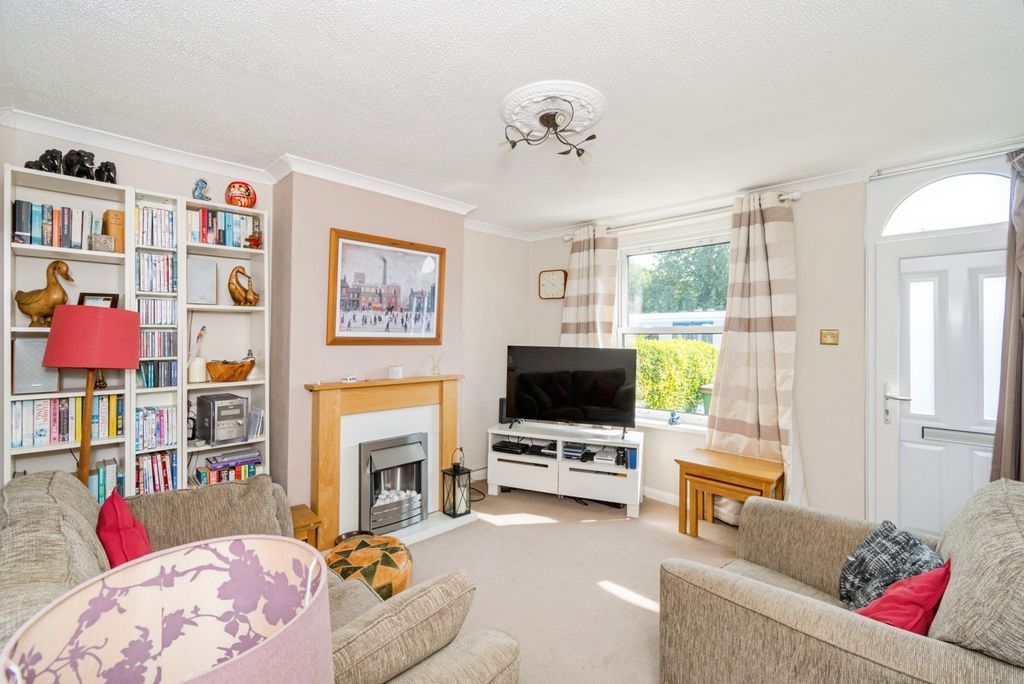 Property photo 2 of 17 Photo