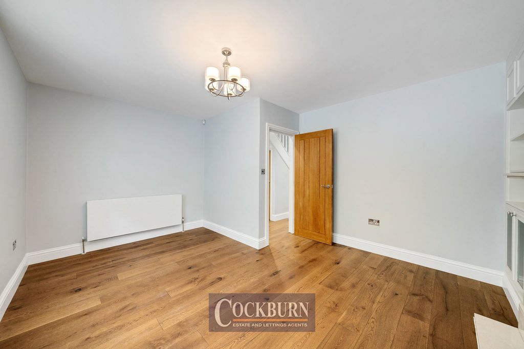 Property photo 3 of 26