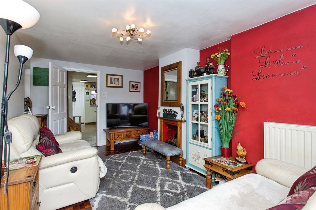 Property photo 2 of 14