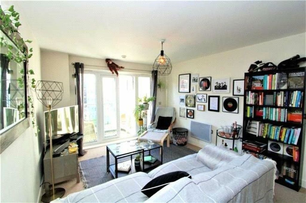 Property photo 2 of 35