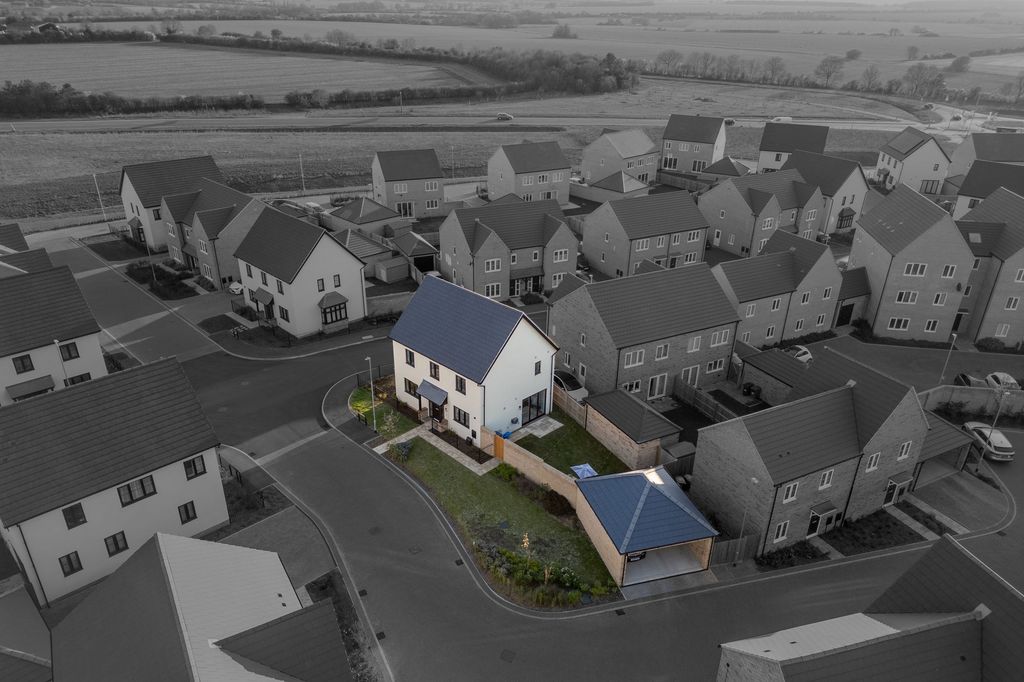 Property photo 1 of 28