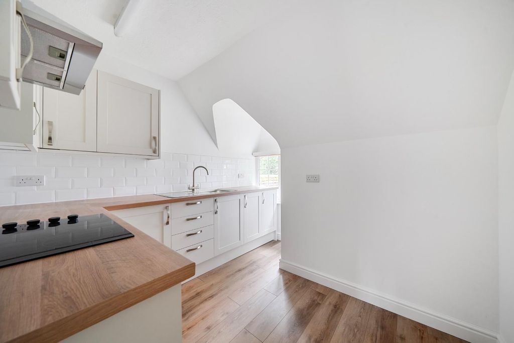 Property photo 3 of 22 1471089-12-6A26Bd44B7Ad4.Jpg