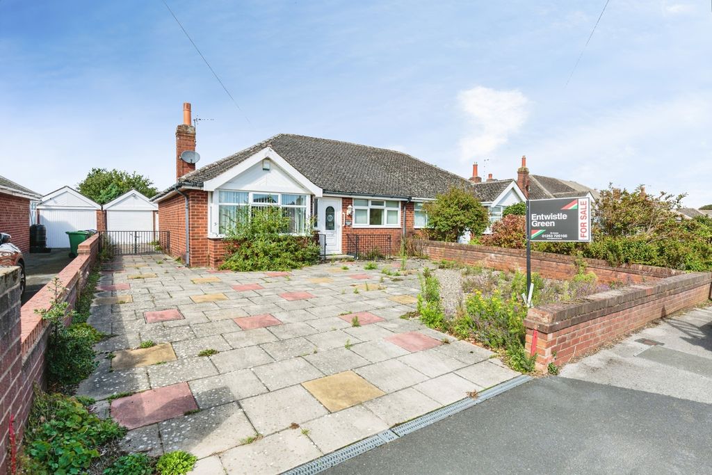Property photo 1 of 17 Pbox-Img.Jpg
