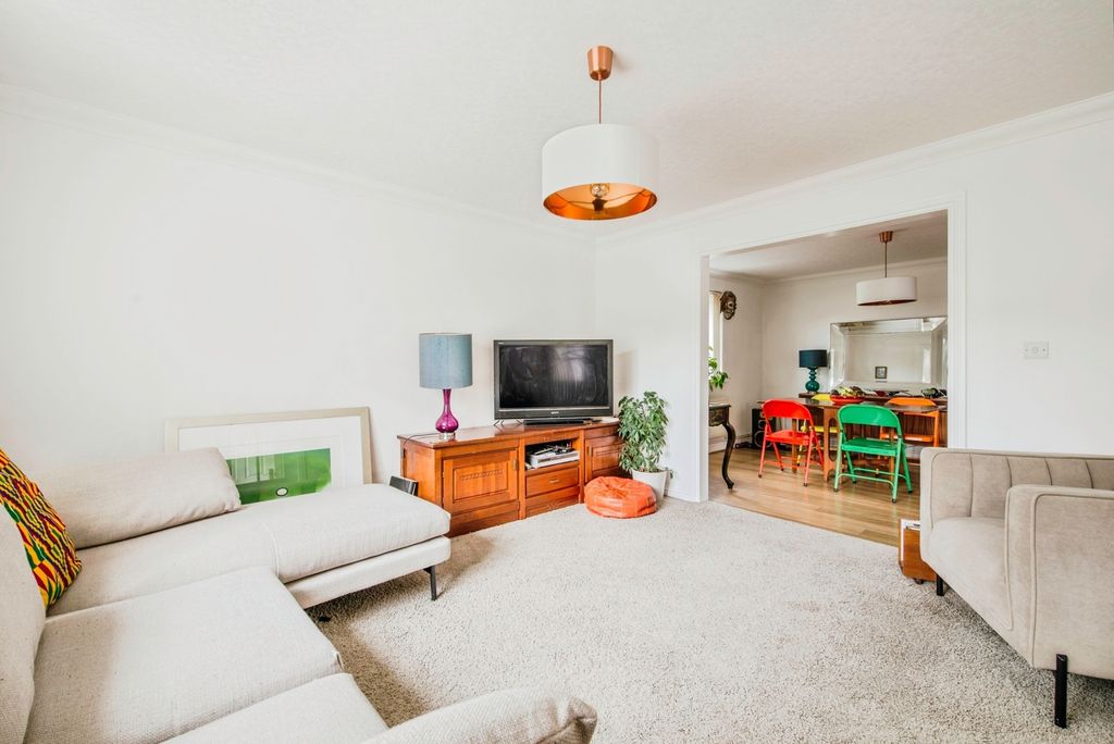 Property photo 2 of 17 Photo