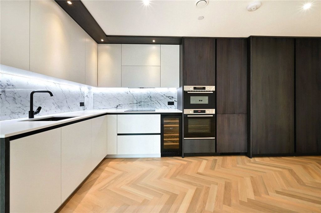 Property photo 2 of 9 Brigade Court