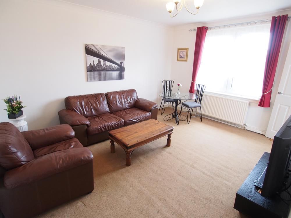 Property photo 1 of 10 Lounge