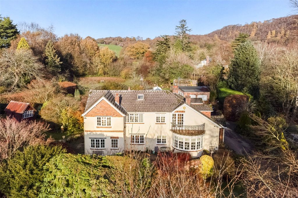 Property photo 2 of 16 The Chippings