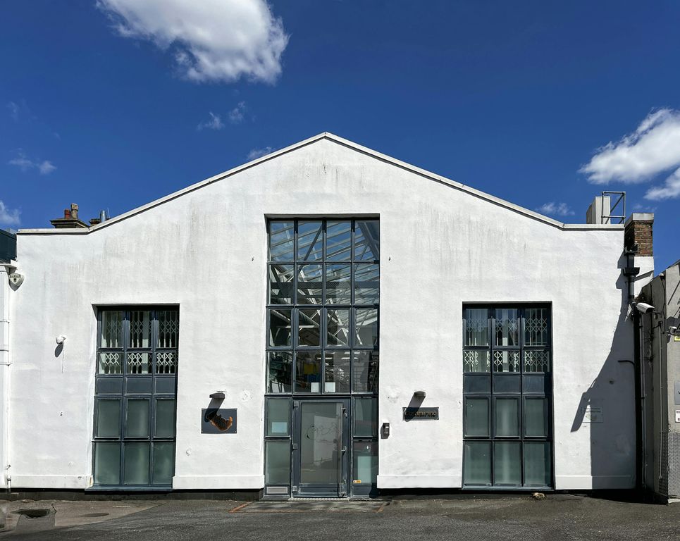 Property photo 1 of 5 2 Vencourt Place Hammersmith W6 Ext Main.Jpg
