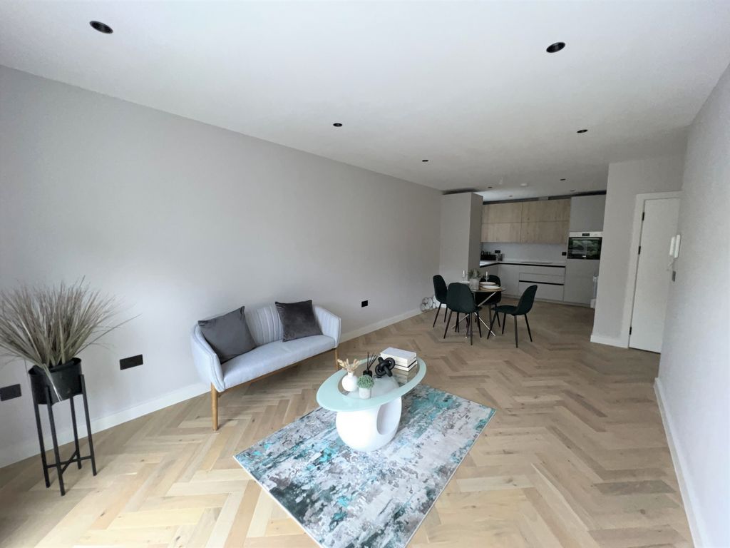 Property photo 3 of 9 Photo 7