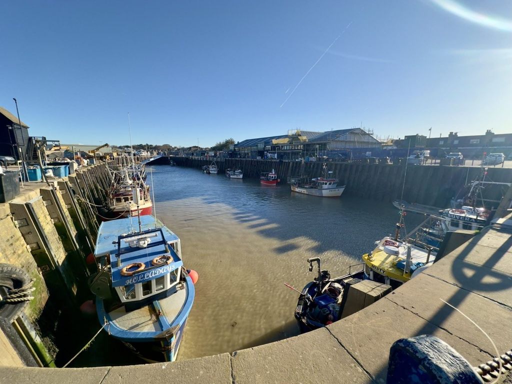 Property photo 2 of 6