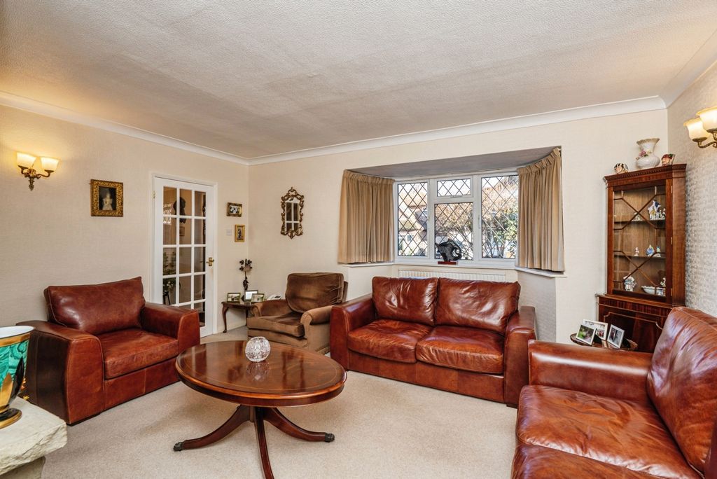 Property photo 3 of 17 Pbox-Img.Jpg