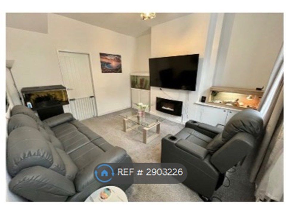 Property photo 2 of 11