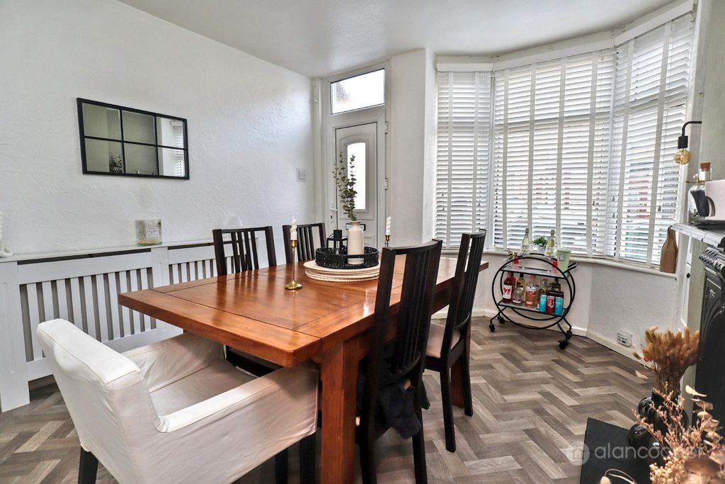 Property photo 3 of 22 4849225