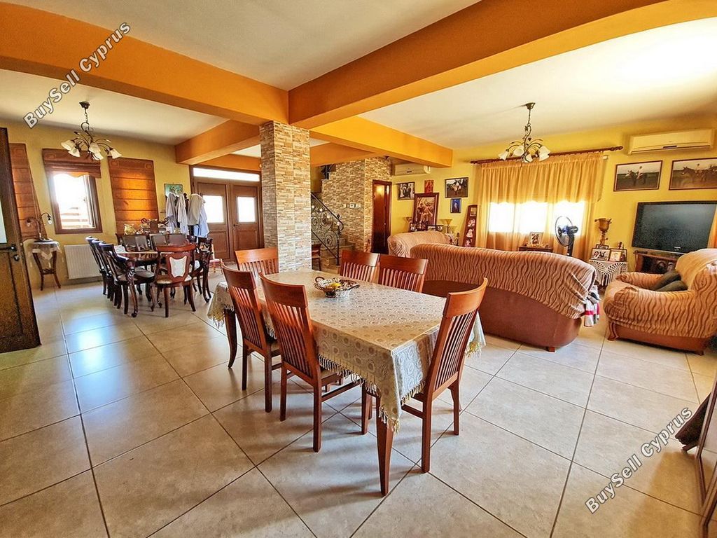Property photo 3 of 30