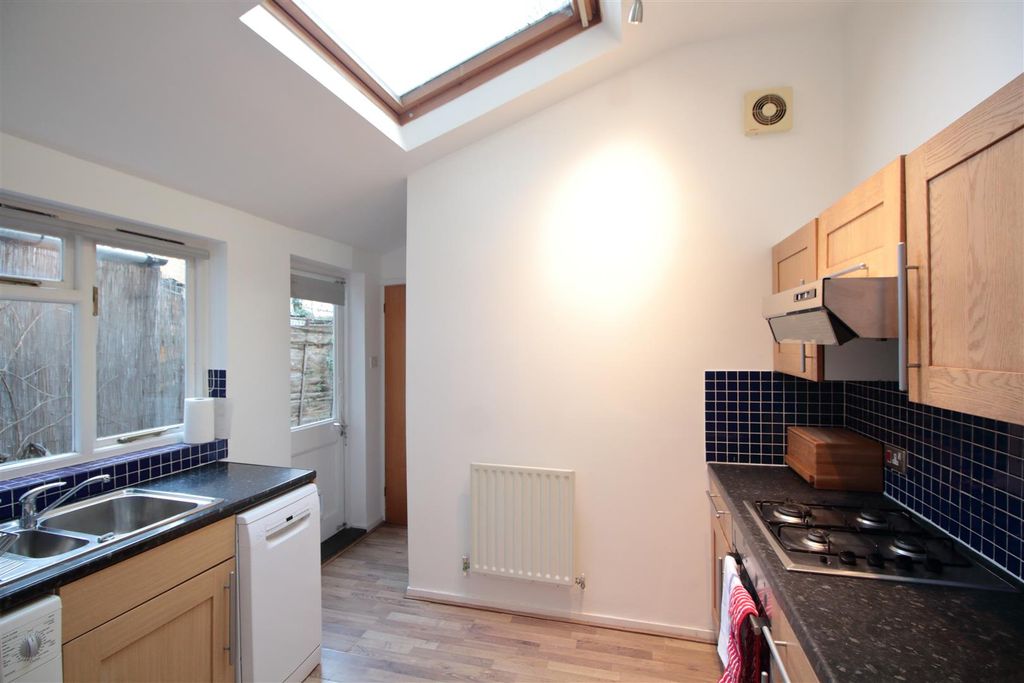 Property photo 3 of 14 Kitchen